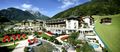 Ogr&oacute;d hotelowy z basenami