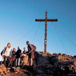 Feel the power of the mountains! Fuel power and energy and enjoy a good health!
Pepi, Erika and Evelyn pass their vitality and joie de vivre to you during mountain climbing
During the week, you can also book our wellness-"Schnupper" package at a very advantageous price!