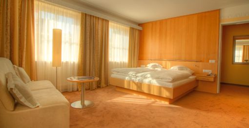 Almesberger - ca. 25 m² Zimmer mit Standardausstattung!