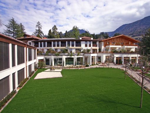 Plantitscherhof - Juniorsuite mit S&uuml;dwestterrasse und herrlichem Panoramablick, mit Loggia oder gro&szlig;er Terasse. 40-50m&sup2;. Zustellbetten f&uuml;r 2 Personen m&ouml;glich.