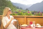 Vivete giorni indimenticabili durante le vostre vacanze estive, con escursioni guidate in Valle Aurina, interessanti gite a Brunico o Merano, rilassanti trattamenti benessere e gustosi men&ugrave; serali nel nostro ristorante.