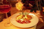 Genie&szlig;en Sie Wein & Gourmet wie Gott in S&uuml;dtirol. Erleben Sie eine Woche voller Genuss, Aromen und kleinen K&ouml;stlichkeiten: Inklusive: Verkostungen, Besichtigung der Weinkellerei, & &Uuml;berraschungsmen&uuml;