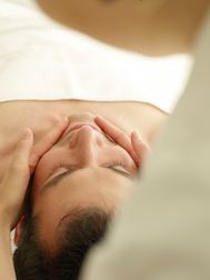 - Gezichtsbehandeling voor HEM "Basic"- Hamambad met massage voor het heel lichaam (40 min)- Voetreflexzonenmassage- 3 overnachtingen met halfpension