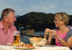 4 nights 
- guided hikes included
- FREE boat trip on the river Drau
- autumnal gourmet meal
