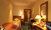 Golf-Hotel Ren&eacute; Capt - Single Room with a Lake View